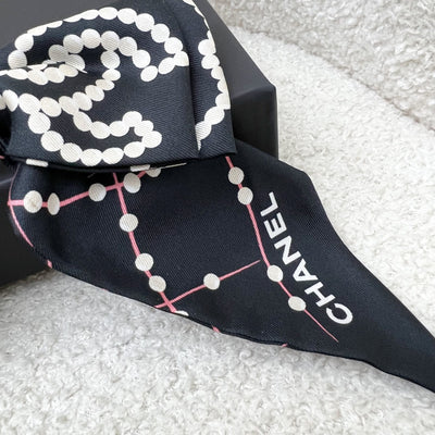 Chanel 23K Printed Pearl Motifs Bow Hair Clip in Black and Off White Fabric with Silver French Barrette