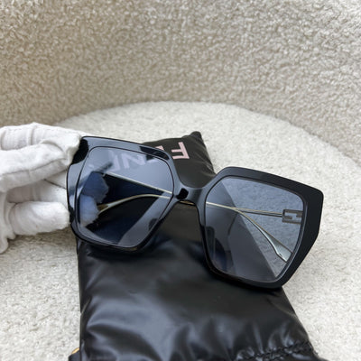 Fendi Black Sunglasses with Gold Arms (Comes with Black Fendi Pouch)