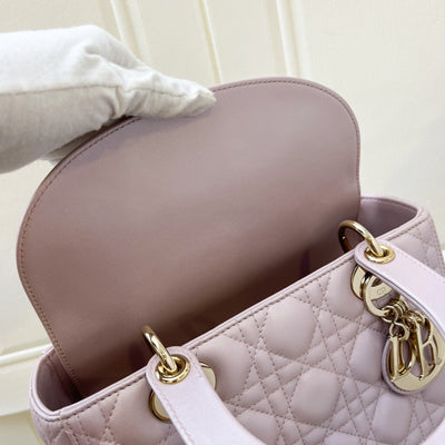 Dior Medium Lady Dior in Iridescent Lotus Pink Lambskin and LGHW (New Flap Closure) (Model: M0565OBDU)