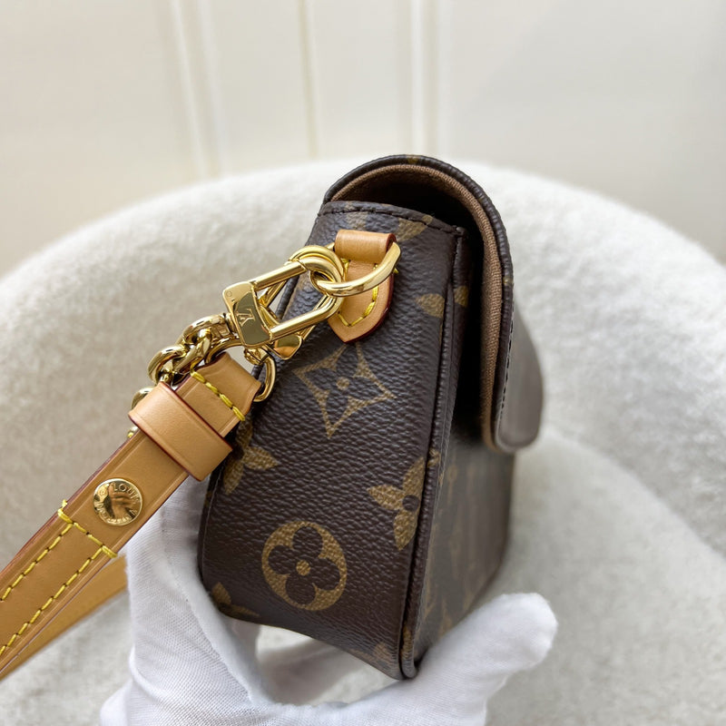 LV Ivy Wallet On Chain WOC / Mini Bag in Monogram Canvas and GHW