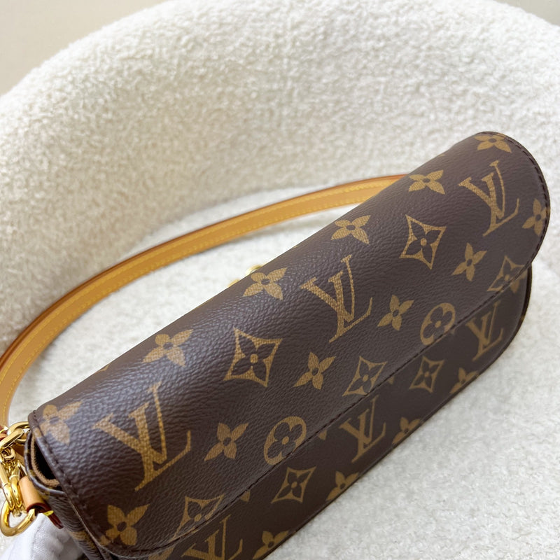 LV Ivy Wallet On Chain WOC / Mini Bag in Monogram Canvas and GHW