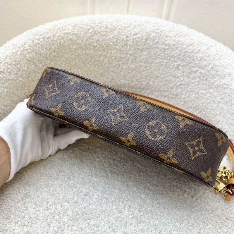LV Ivy Wallet On Chain WOC / Mini Bag in Monogram Canvas and GHW
