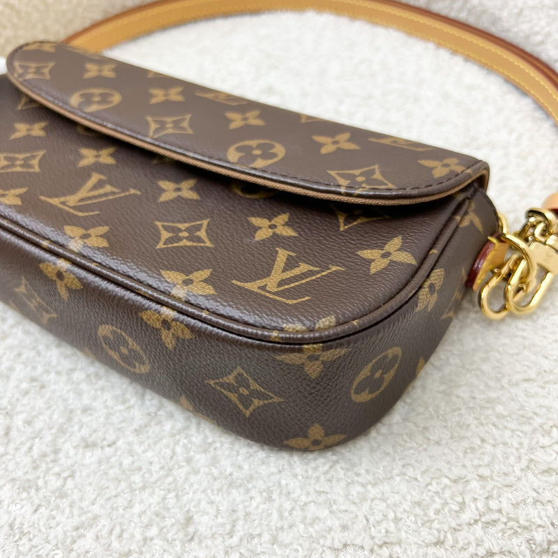 LV Ivy Wallet On Chain WOC / Mini Bag in Monogram Canvas and GHW