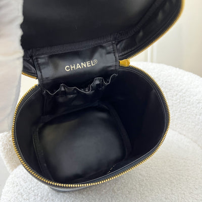 Chanel Vintage Vanity in Black Caviar and GHW