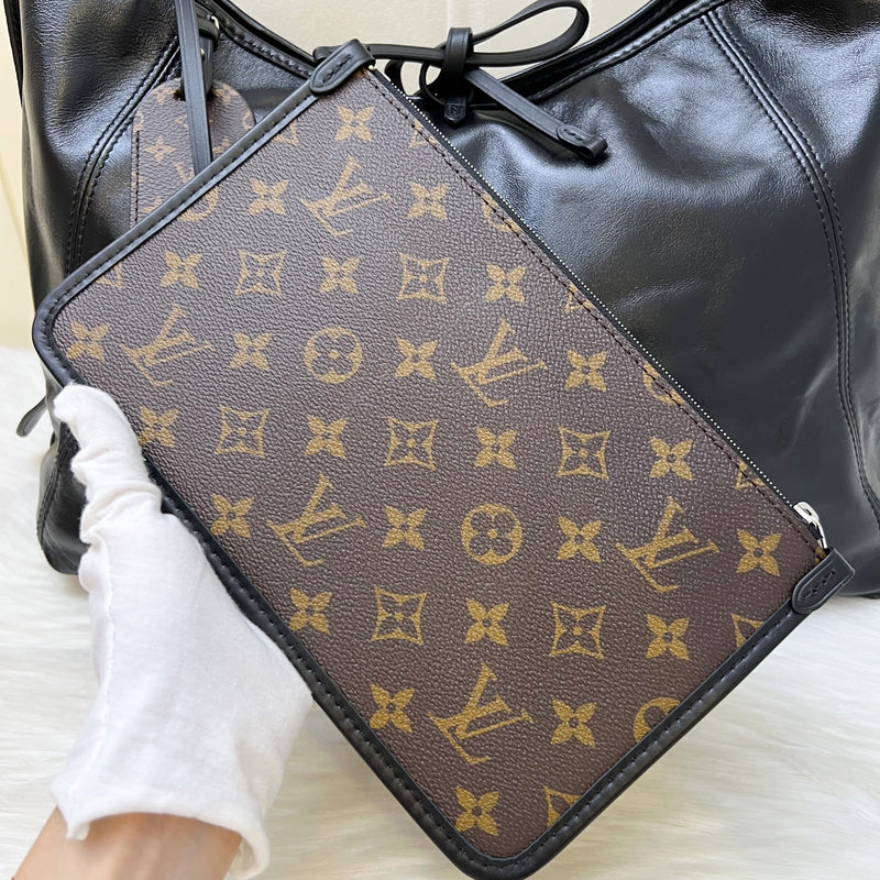 LV CarryAll Cargo Vibe MM in Black Lambskin and SHW (Model: M25143)