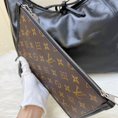 LV CarryAll Cargo Vibe MM in Black Lambskin and SHW (Model: M25143)