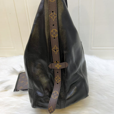 LV CarryAll Cargo Vibe MM in Black Lambskin and SHW (Model: M25143)