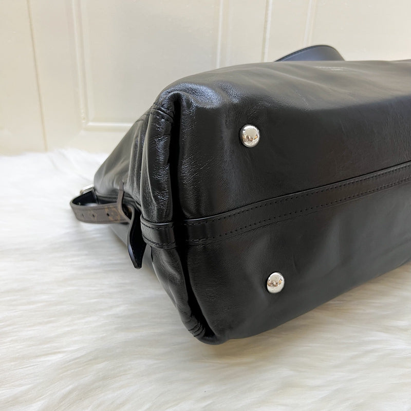 LV CarryAll Cargo Vibe MM in Black Lambskin and SHW (Model: M25143)