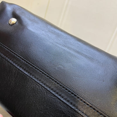 LV CarryAll Cargo Vibe MM in Black Lambskin and SHW (Model: M25143)