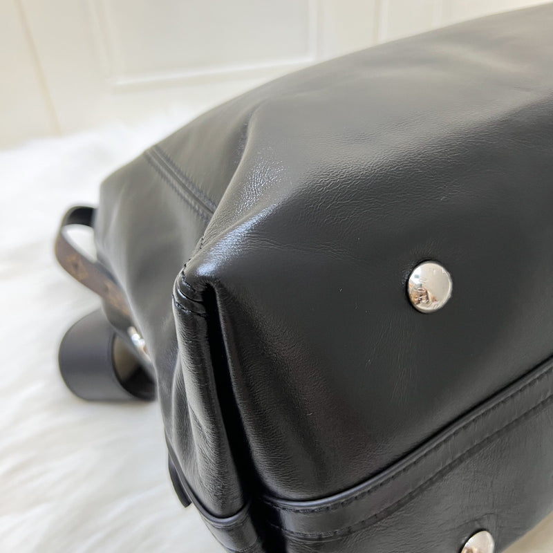 LV CarryAll Cargo Vibe MM in Black Lambskin and SHW (Model: M25143)