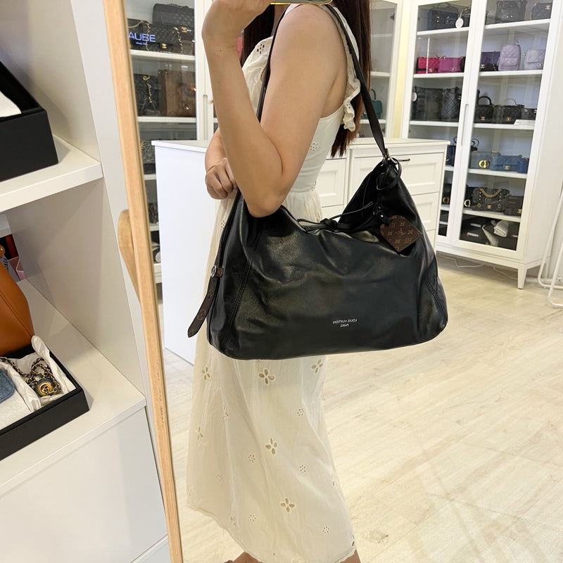 LV CarryAll Cargo Vibe MM in Black Lambskin and SHW (Model: M25143)