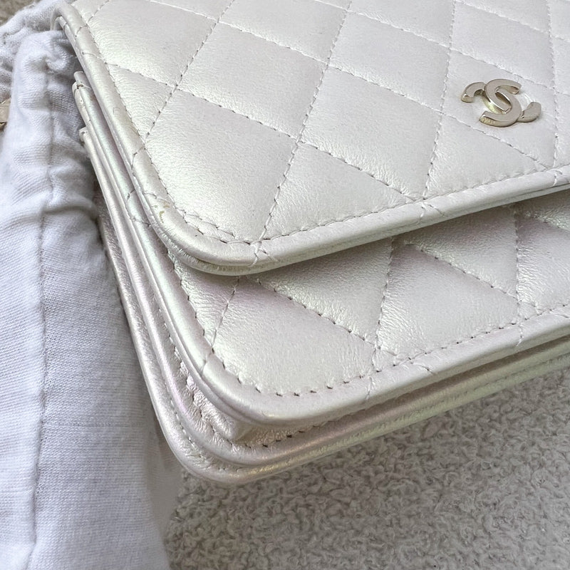 Chanel Mini Wallet On Chain WOC in 20B Iridescent Ivory Lambskin and LGHW (Model: AP1649)