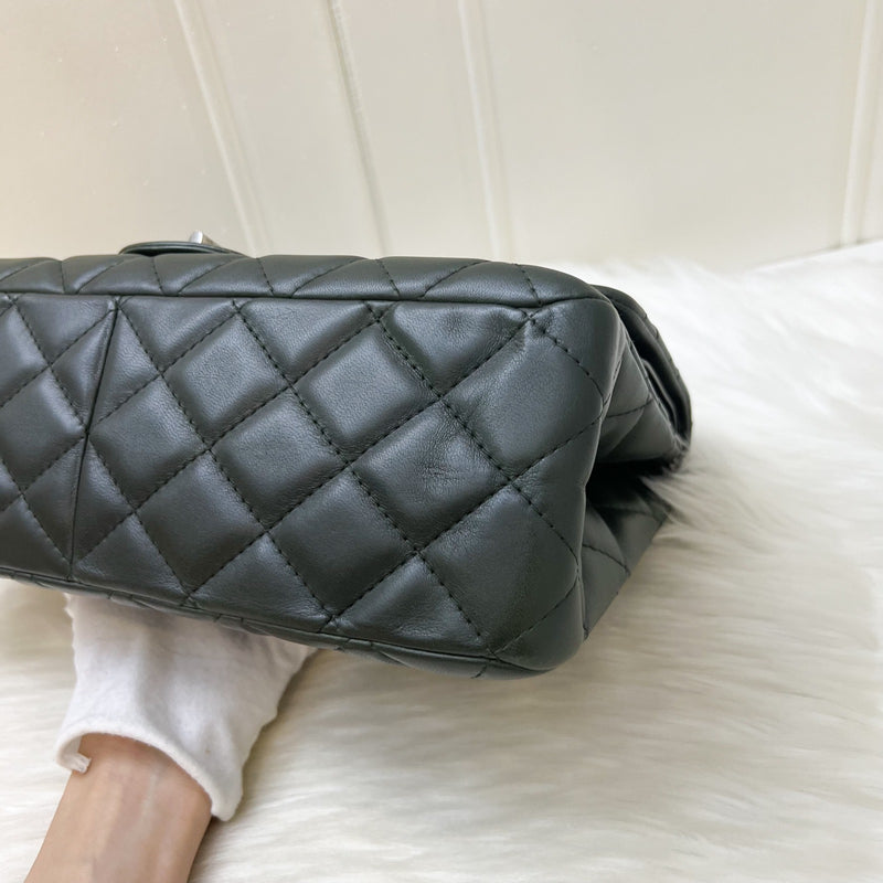 Chanel 2.55 Reissue 227 Maxi in Dark Green Lambskin RHW