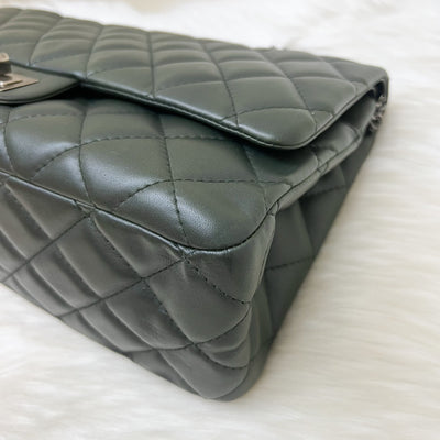 Chanel 2.55 Reissue 227 Maxi in Dark Green Lambskin RHW