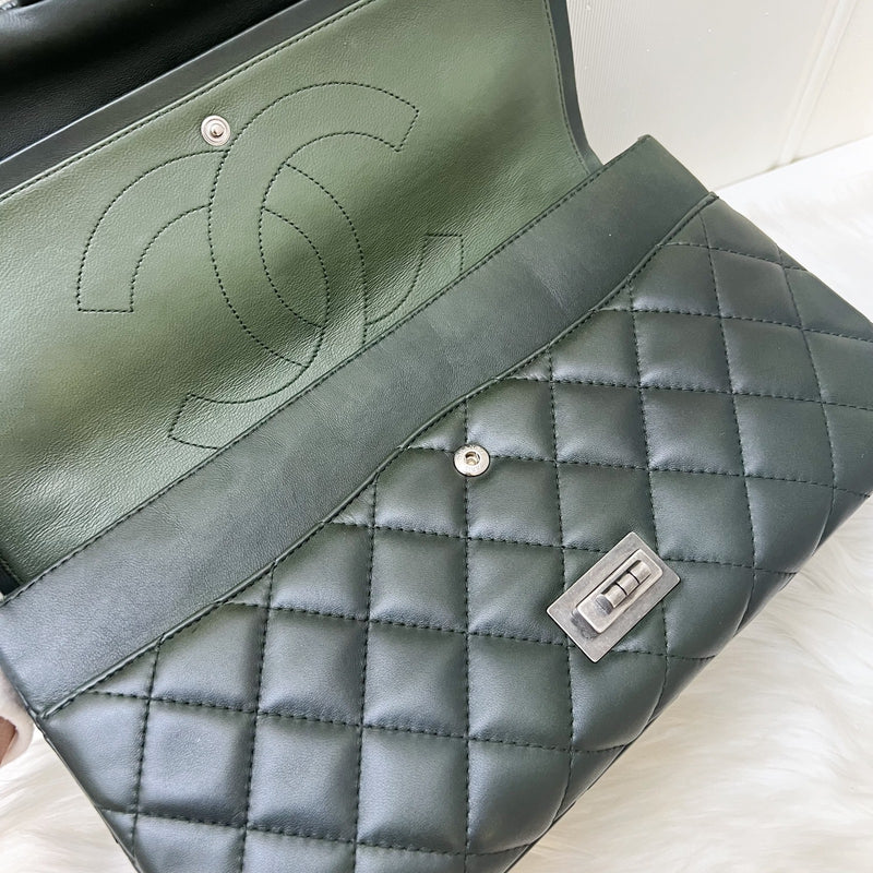 Chanel 2.55 Reissue 227 Maxi in Dark Green Lambskin RHW