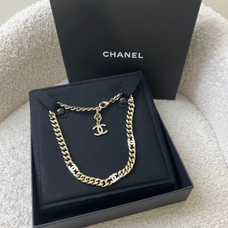 Chanel 22S Choker Necklace in LGHW (Model: AB8298)