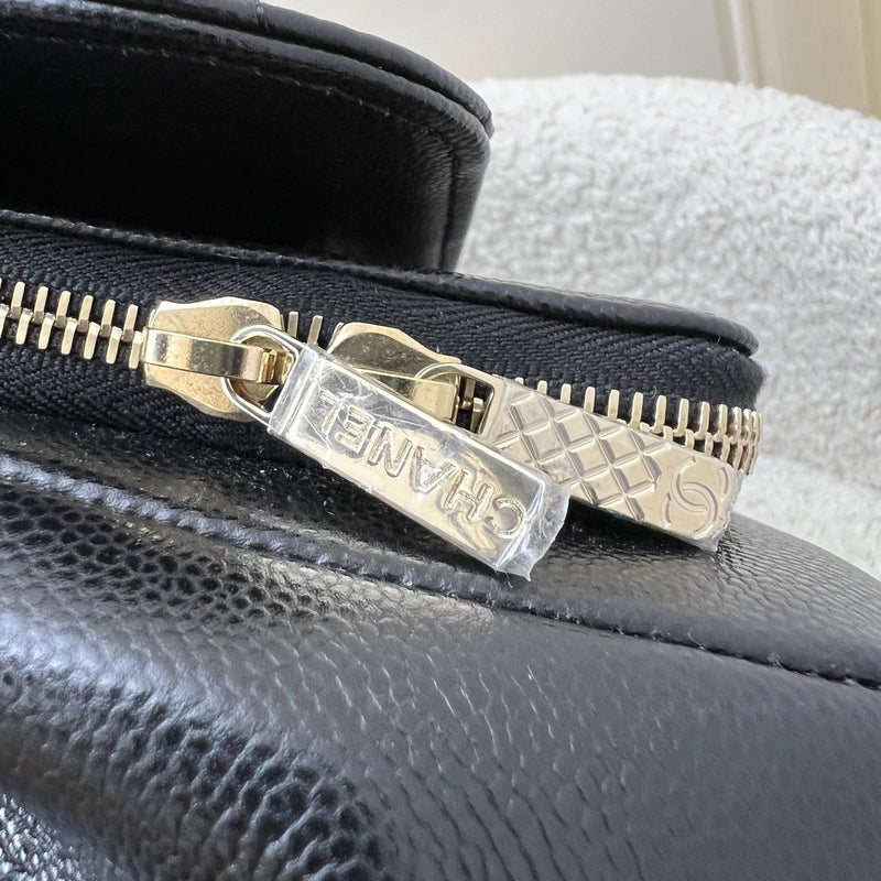 Chanel Medium Business Affinity Flap in Black Caviar and LGHW (Model: A93607)