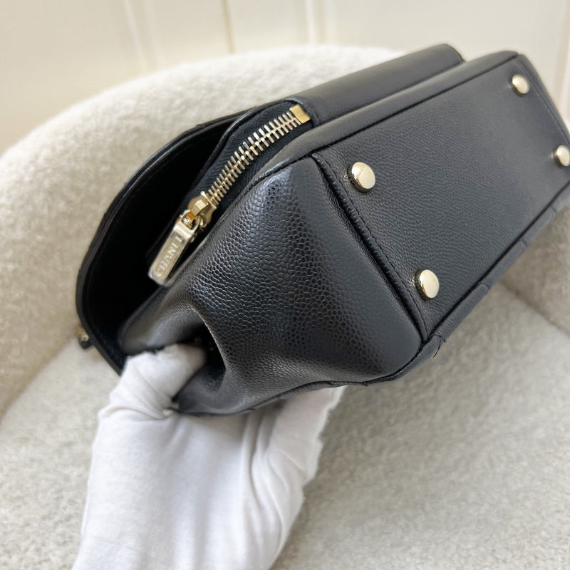 Chanel Medium Business Affinity Flap in Black Caviar and LGHW (Model: A93607)