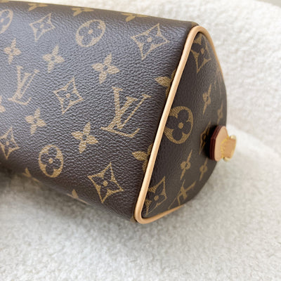 LV Speedy Bandouliere 20 in Monogram Canvas and Black Patterned Strap