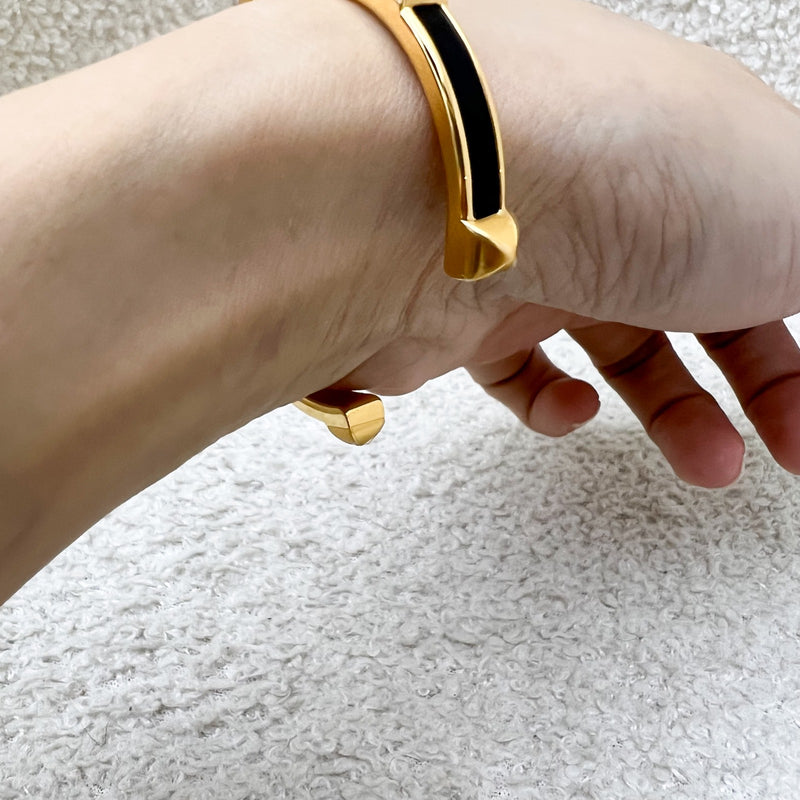 Hermes Athena Bracelet in Noir Epsom Calfskin and GHW Sz T2