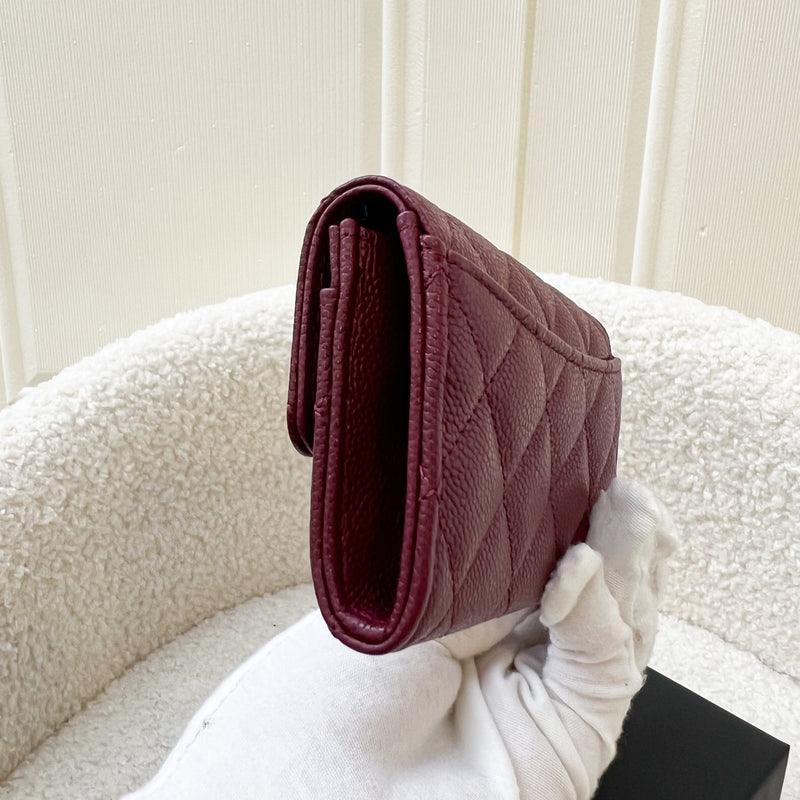 Chanel Classic Snap Card Holder in Burgundy Red Caviar LGHW