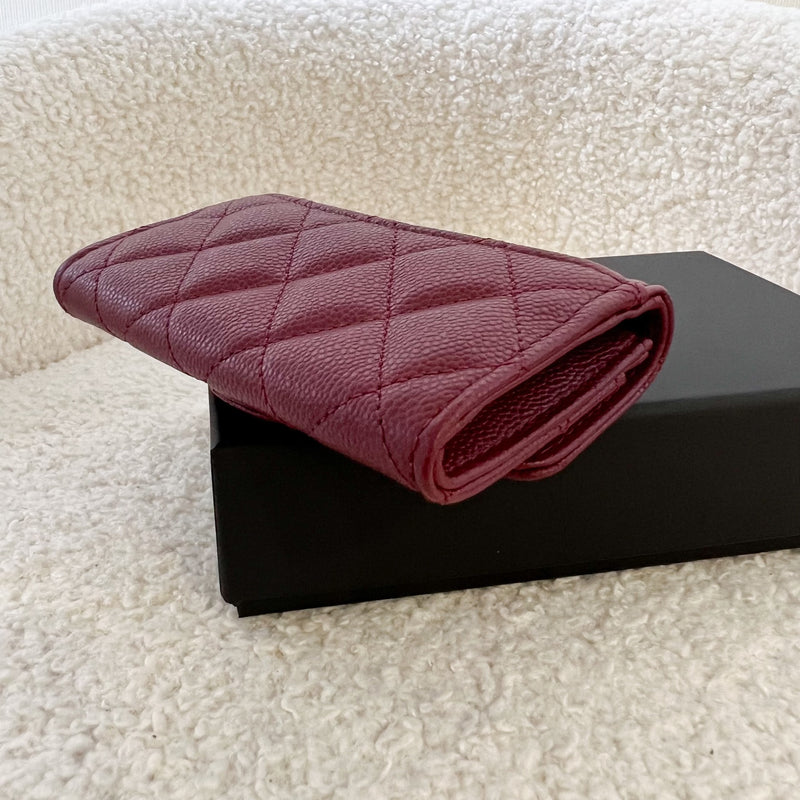 Chanel Classic Snap Card Holder in Burgundy Red Caviar LGHW