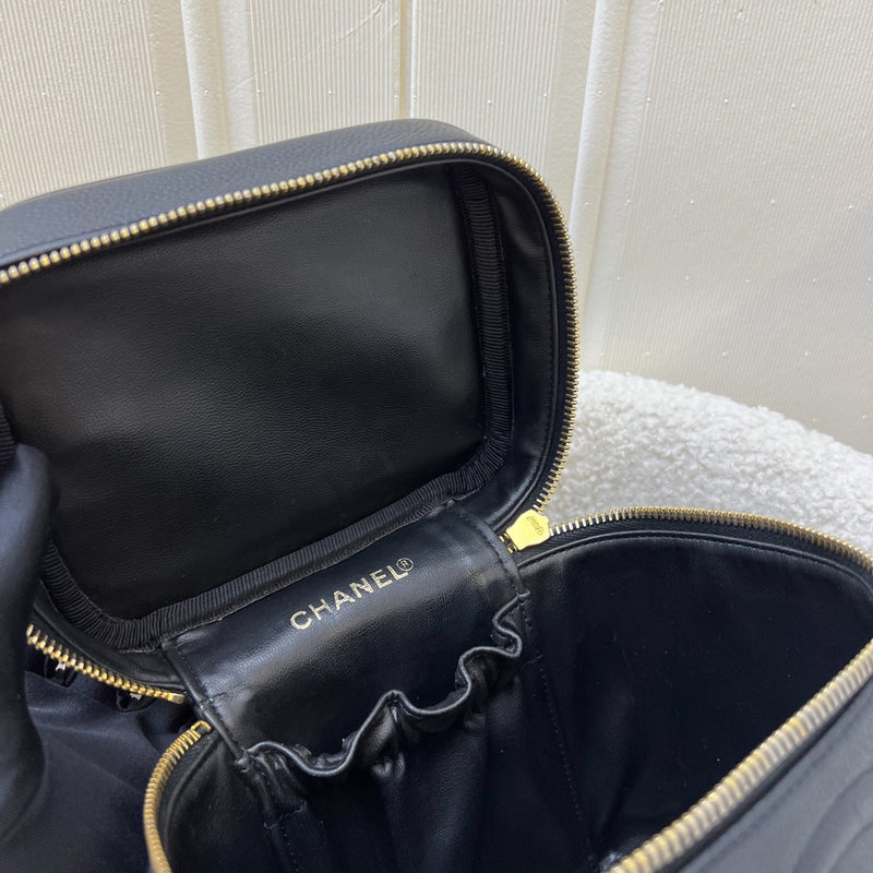 Chanel Vintage Vertical Vanity in Black Caviar and GHW