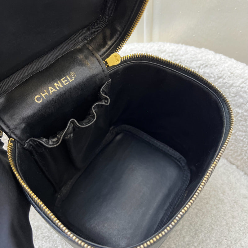 Chanel Vintage Vertical Vanity in Black Caviar and GHW
