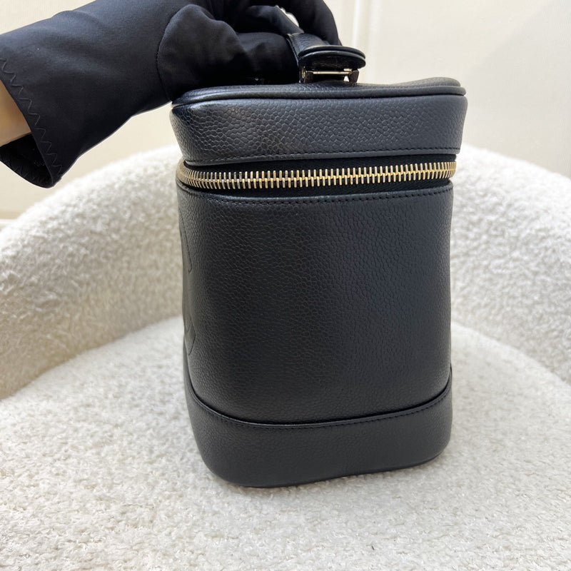 Chanel Vintage Vertical Vanity in Black Caviar and GHW