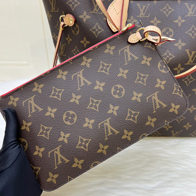 LV Neverfull MM in Monogram Canvas, Cerise Interior and GHW with Detachable Clutch (Model: M41177)