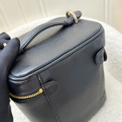 Chanel Vintage Vertical Vanity in Black Caviar and GHW
