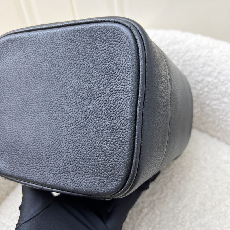 Chanel Vintage Vertical Vanity in Black Caviar and GHW