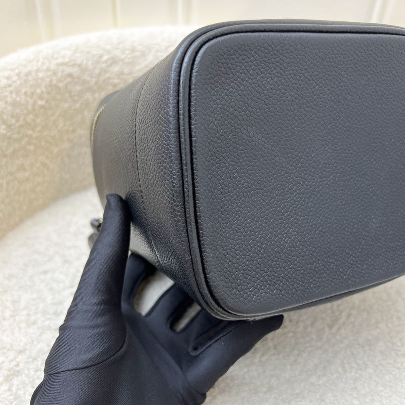 Chanel Vintage Vertical Vanity in Black Caviar and GHW