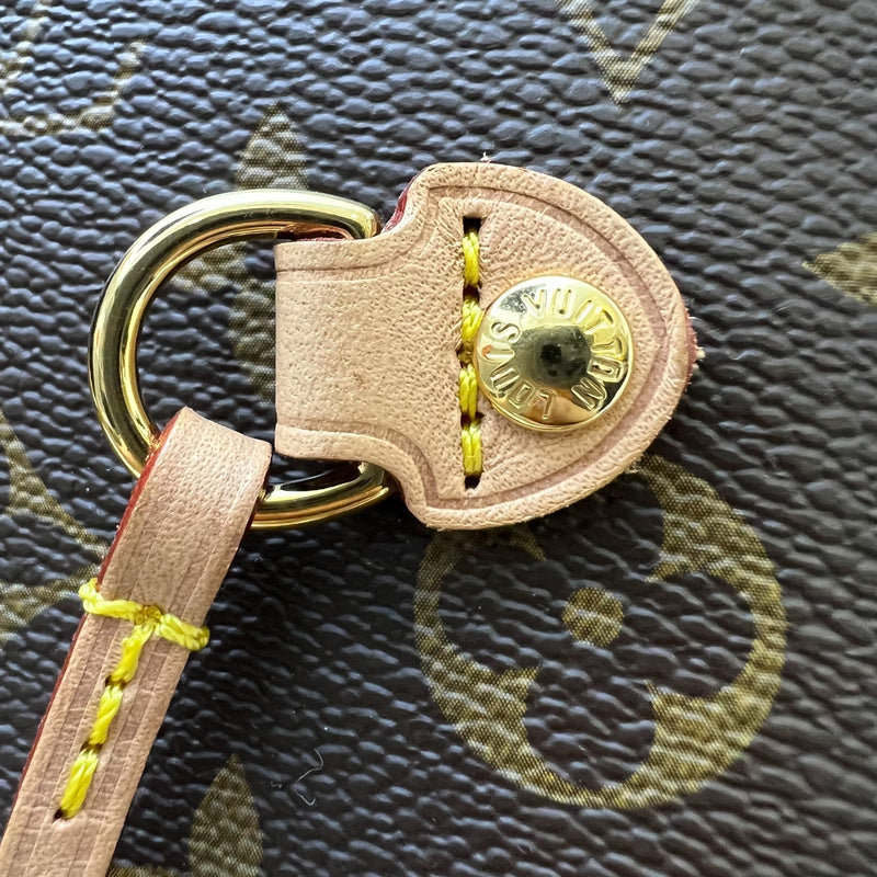 LV Neverfull MM in Monogram Canvas, Cerise Interior and GHW with Detachable Clutch (Model: M41177)