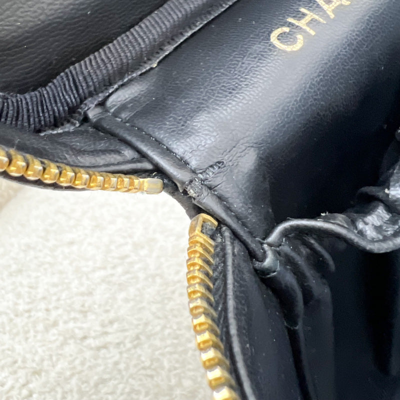 Chanel Vintage Vertical Vanity in Black Caviar and GHW