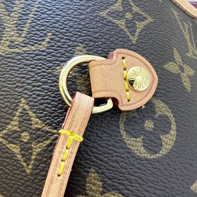LV Neverfull MM in Monogram Canvas, Cerise Interior and GHW with Detachable Clutch (Model: M41177)