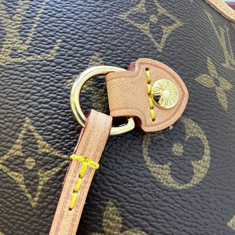 LV Neverfull MM in Monogram Canvas, Cerise Interior and GHW with Detachable Clutch (Model: M41177)