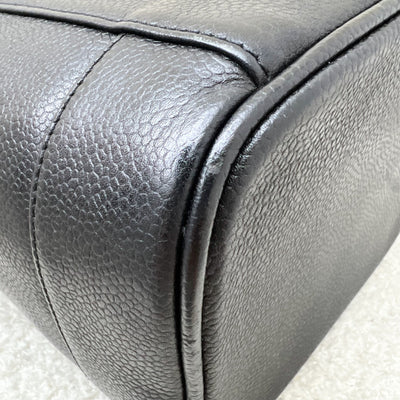 Chanel Vintage Vertical Vanity in Black Caviar and GHW