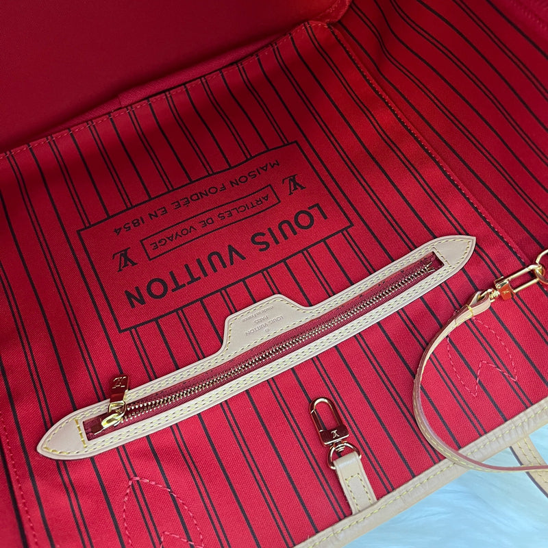 LV Neverfull MM in Monogram Canvas, Cerise Interior and GHW with Detachable Clutch (Model: M41177)