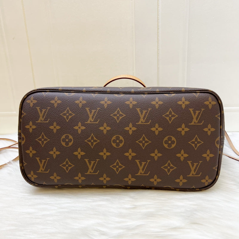 Louis Vuitton LV Neverfull MM in Monogram Canvas, Rouge Pivoine Interior and GHW