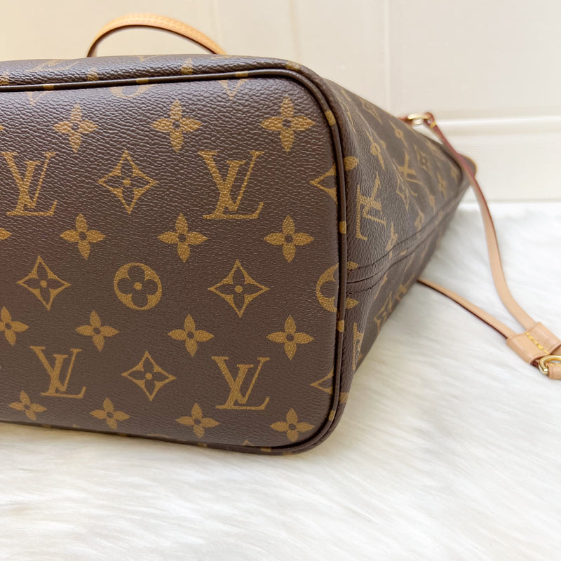 Louis Vuitton LV Neverfull MM in Monogram Canvas, Rouge Pivoine Interior and GHW