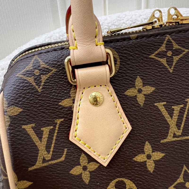 LV Speedy Bandouliere 20 in Monogram Canvas and Beige Patterned Strap