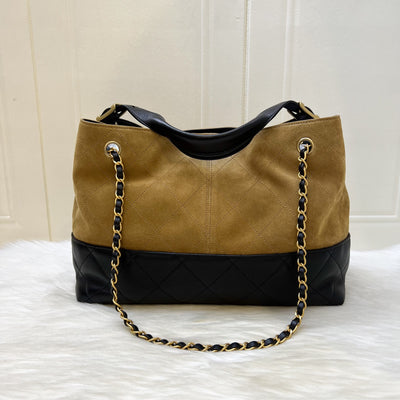 Chanel 25A Two-Tone Tote Bag in Beige Suede, Black Calfskin and AGHW