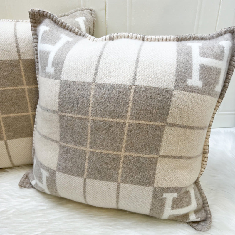 Hermes Avalon III Small Model Pillow in Coco Camomille Merinos Wool and Cashmere (1 Pair)