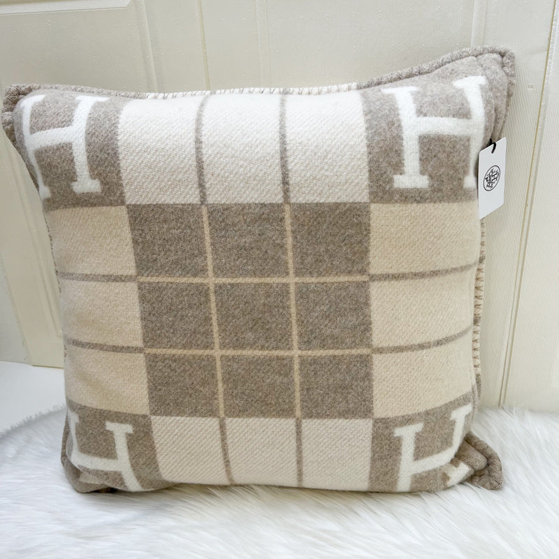 Hermes Avalon III Small Model Pillow in Coco Camomille Merinos Wool and Cashmere (1 Pair)