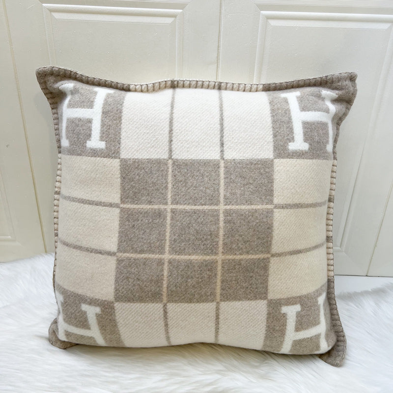 Hermes Avalon III Small Model Pillow in Coco Camomille Merinos Wool and Cashmere (1 Pair)