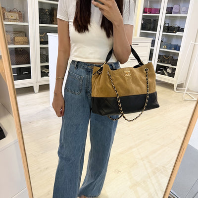 Chanel 25A Two-Tone Tote Bag in Beige Suede, Black Calfskin and AGHW