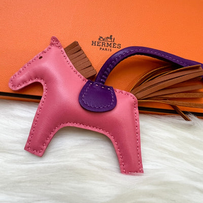 Hermes Rodeo PM in Rose Azalee / Pain D'Epice / Violet