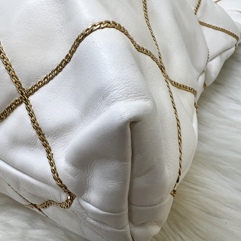 Chanel 22 Small Hobo Handbag in White Shiny Calfskin and AGHW (Model: AS3260)