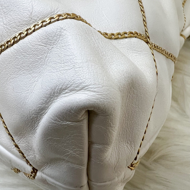 Chanel 22 Small Hobo Handbag in White Shiny Calfskin and AGHW (Model: AS3260)